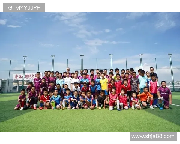 关爱中国球员的国际足球明星们他们如何影响中外足球交流与发展