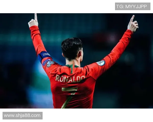 足球2号球衣的传奇人物解析及其对足球历史的深远影响