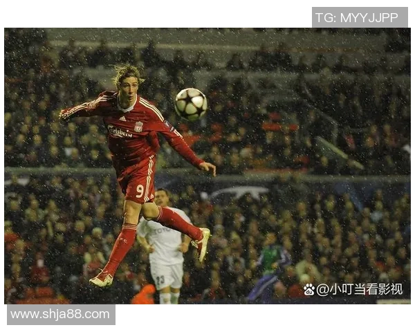 高清足球明星精美瞬间捕捉顶级球员精彩表现及赛场风采